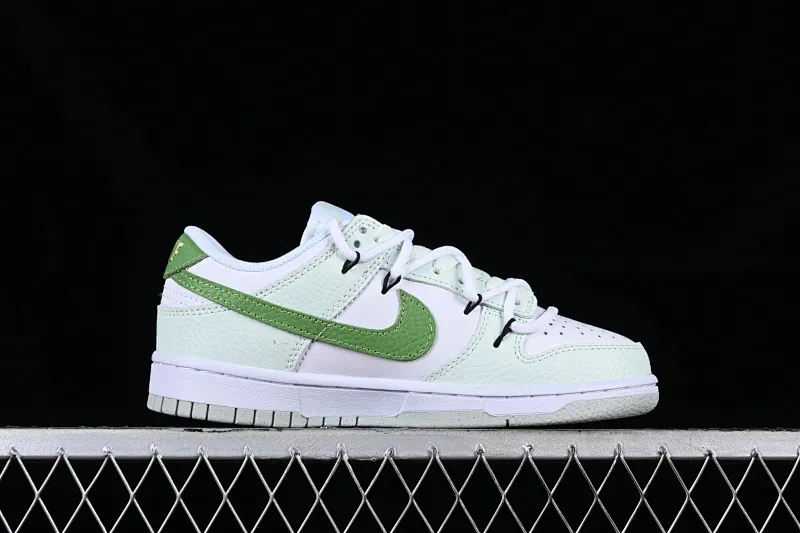 All categories Nk SB Dunk series Nk SB Dunk Low low-top sneakers Nk Dunk Low "Next Nature" refreshing green milk green SB strap low-top casual sneakers D1431-102